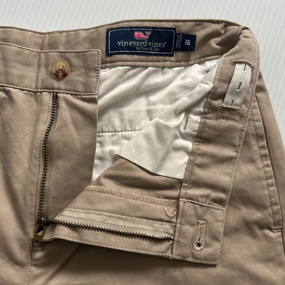 Vineyard Vines boys tan, khaki straight leg pants. Size 16